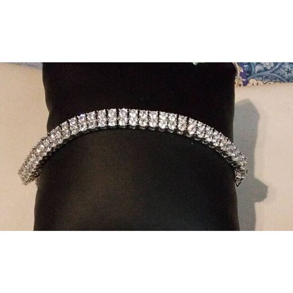 Gorgeous New 10.8 Ct. Double Row Sim Diamond Tennis Bracelet~Platinum/18KWGP - Picture 4 of 6